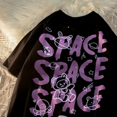 T-shirt oversized space na internet