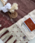 Kit Lavabo Pérola e Rosè Escuro Buddemeyer - Mimos da Chris | Toalhas Exclusivas com Barrado em Macramé
