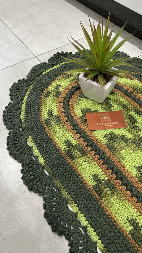 Tapete em crochê Dia a dia - Mesclado com verde militar