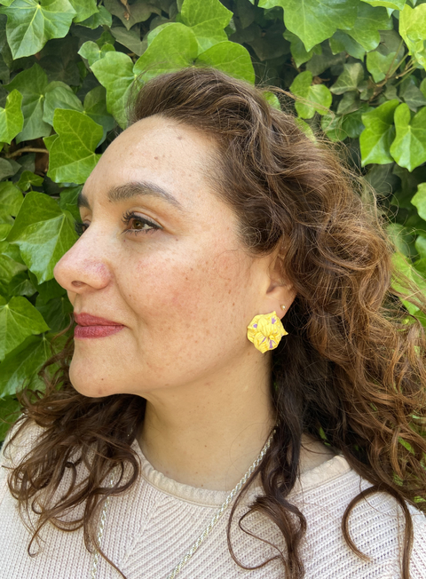 Aros Rosa amarilla, dorado y lila con tope de plata 925