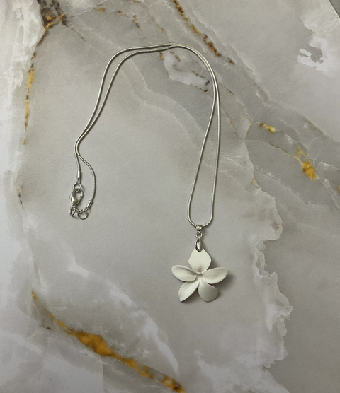 Collar Jazmín blanco plata 925