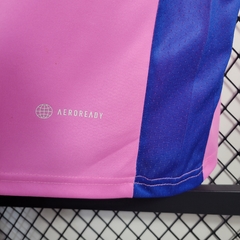 Camisa Rosa do Cruzeiro 2022/23 na internet