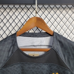 Camisa da Seleção Brasileira Preto e Laranja 2022/23 - Edição Especial