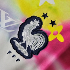 Camisa da França Louis Vuitton 2022/23 - Edição Especial - LOJA DA TORCIDA | Camisas de times personalizadas.