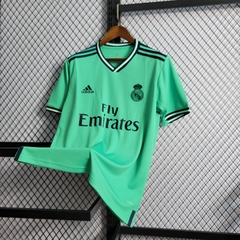 Camisa III do Real Madrid 2019/20 - Retrô na internet