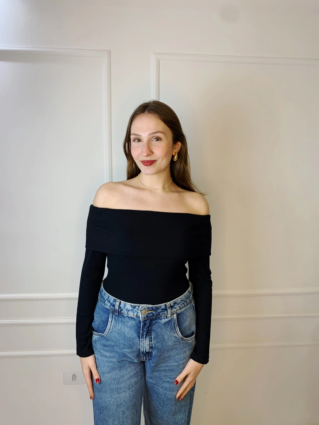 Blusa preta ombro a ombro