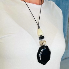 Colar Pingente Resina Preto