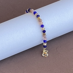 Pulseira exclusiva Lajoá Semijoias e Acessórios, feita com cristais coloridos e entremeios banhados a ouro 18K.