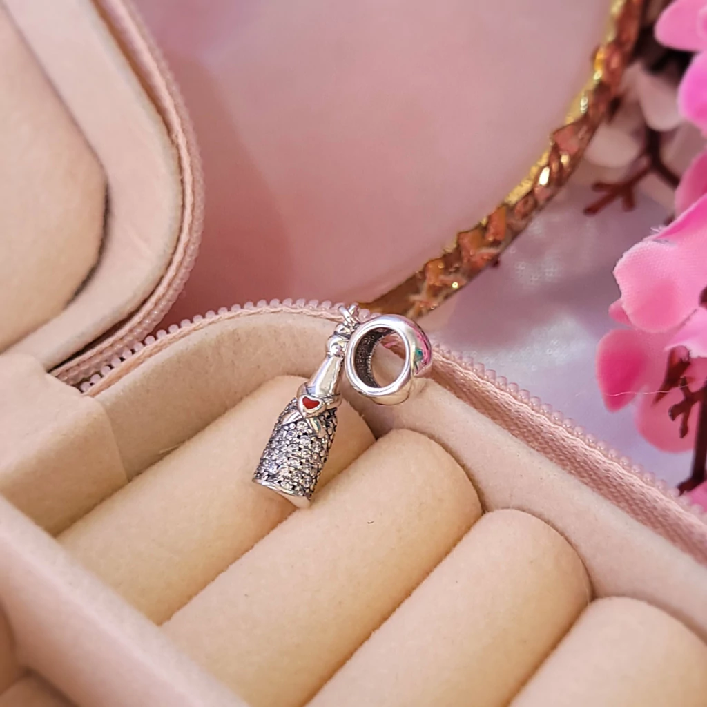 Berloque Garrafa Champanhe Cravejada - Prata925