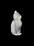 Royal Copenhagen, Dinamarca, gato sentado de porcelana nas cores cinza e branco. Medidas 8 x 4 x 3 cm. - comprar online