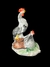 Real, raro e colecionável grupo escultórico de porcelana policromada retratando casal de galos. Medidas 17 x 14 x 10 cm. na internet