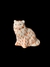 Gato de porcelana, provavelmente Herend, Hungria, decorado com elementos geométricos na tonalidade laranja coral. Medidas 10 x 10 x 5 cm. - comprar online