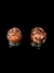 Netsuke, raro par de madeira em formato ovóide ricamente entalhado representando equinos e caprinos sobre base de madeira - A2 Artes | Antiguidades