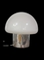 Dominici, bela e rara luminária de mesa com base de metal e cúpula de vidro branco em formato de cogumelo. na internet