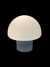 Dominici, bela e rara luminária de mesa com base de metal e cúpula de vidro branco em formato de cogumelo. - comprar online