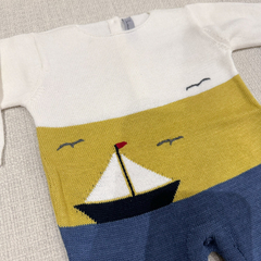 Macacão Marinho e Mostarda Vela - Betina Mini Closet  | Roupas de bebê