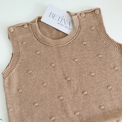 Jardineira poá em relevo marrom - Betina Mini Closet  | Roupas de bebê