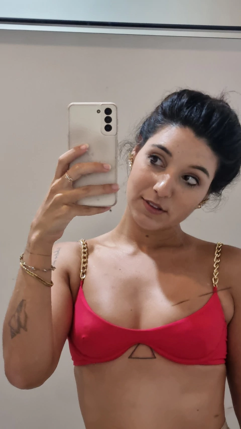 Top Bikini Tefiti Vermelho na internet