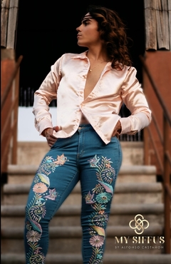 Imagen de Pantalón de mezclilla bordado