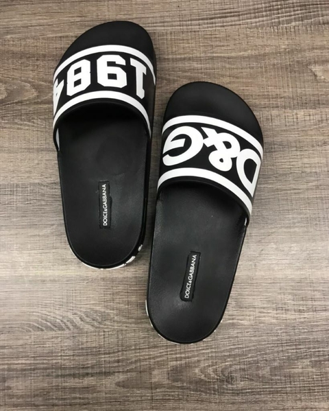 Chinelo Dolce & Gabbana. Preto/branco