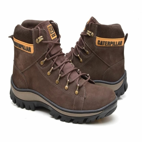 Bota Cat Adventure Work Couro Nobuck. Café