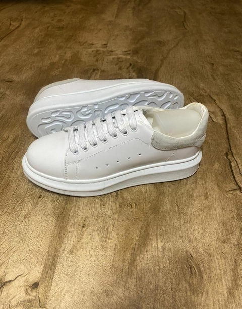 Tênis Oversized Alexander Mcqueen. Branco/gelo
