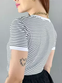 TSHIRT NO ALGODÃO GOLA NA RIBANA LISTRADA - BRANCA - comprar online
