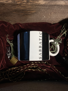 Caneca Ouroboros na internet