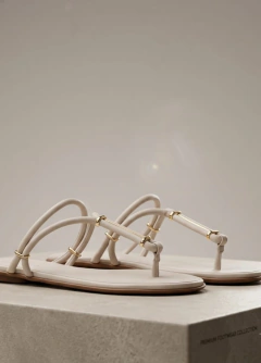 Chinelo Couro Luz Da Lua