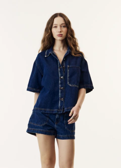 Camisa Jeans Reta Oversized com Bolso Feminino Colcci