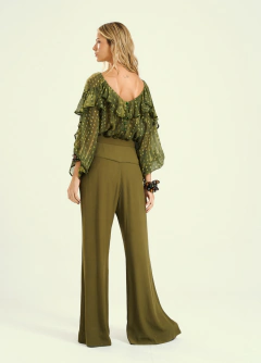 Calça Feminina com Botão e Pregas - Pantalona