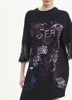 Vestido Curto T-shirt Assimétrico com Renda
