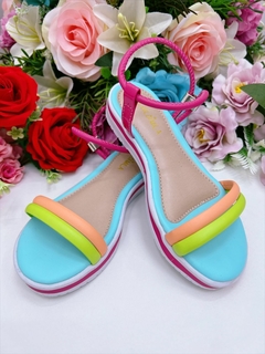 Sandália Infantil Tiras Coloridas Rasteirinha Flor Di Mila - comprar online