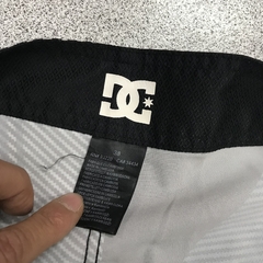 BERMUDA MALLA DE BAÑO DC. - comprar online