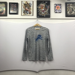 REMERA MANGA LARGA DEPORTIVA DETROIT LIONS NFL.
