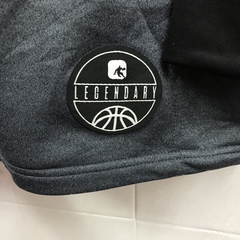 CAMPERA MEDIA ESTACION LEGENDARY AND 1. en internet