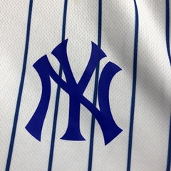 CASACA DEPORTIVA MLB YANKEES NEW YORK UTU. en internet