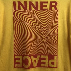 REMERA ALGODON INNER PEACE PSYCHO PACSUN. - NorthFaia aka Fuego del Norte