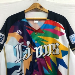 CASACA DEPORTIVA MLB LIONS MAJESTIC. - comprar online