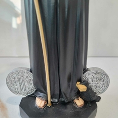 Imagem de São Bento 30cm Resina Importada com medalhas - loja Frei Mariano