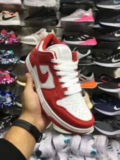 Nike Dunk SB - Vermelho