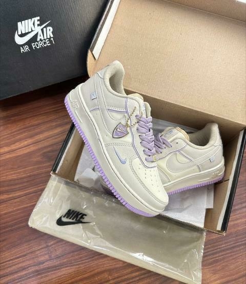 Nike Air Force 1 - Medalha Lilás