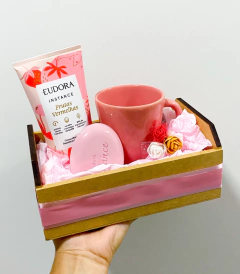 Imagem do Presente Frutas Vermelhas (Hidratante + Caneca + Sabonete em Barra)