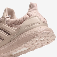 Adidas Ultraboost 1.0 na internet