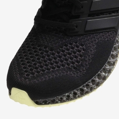Adidas Ultra 4D na internet