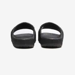 Chinelo Adilette 22 na internet