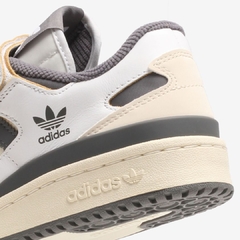 Wmns Fórum Adidas 84 baixo na internet