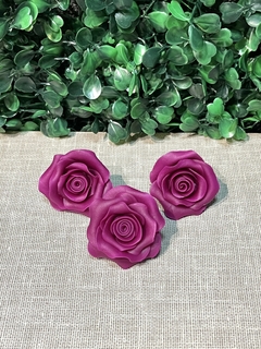 Enfeite Trio Rosas em biscuit - comprar online