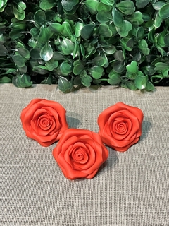 Enfeite Trio Rosas em biscuit - comprar online
