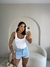 SHORTS JEANS BOLSO OLHO: O shorts que vai deixar seu look ainda mais estiloso! - loja online